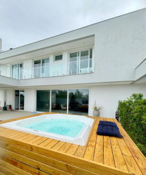 Casa Alto Padrão, 200m do Mar